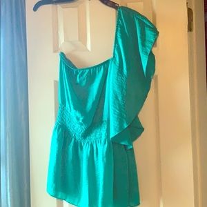 One shoulder top